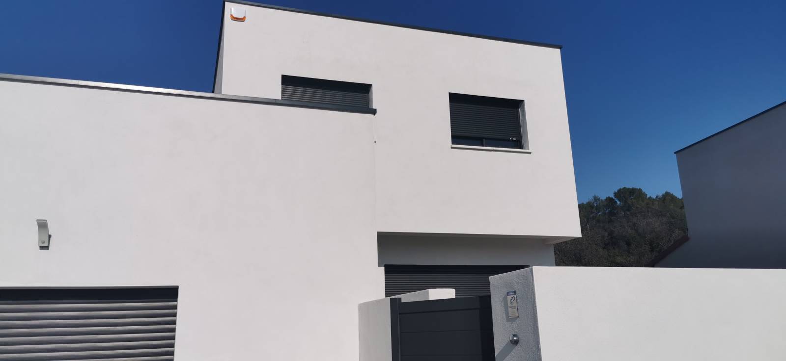 Pose d'une alarme extérieure dans une maison à Vendargues