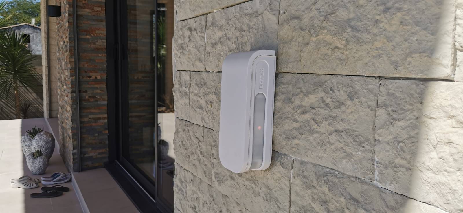 Détecteur extérieur barrière infra rouge à Aimargues dans le Gard