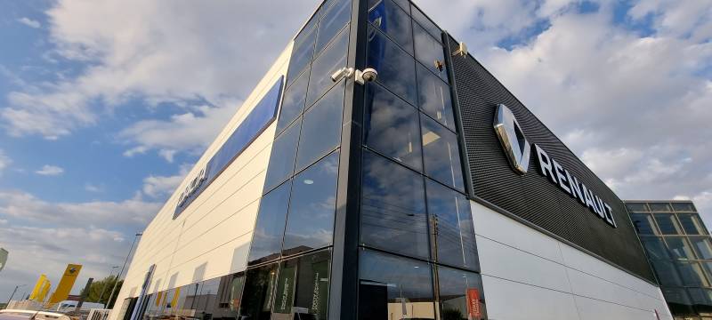 Installation d'un système d'alarme pour une concession automobile dans le 30