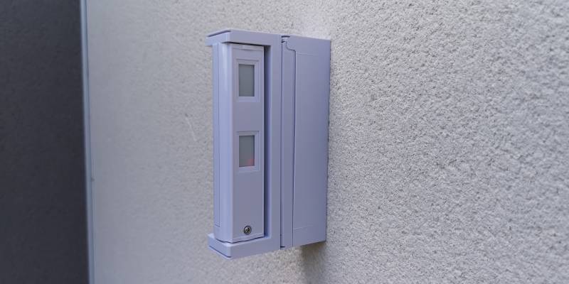 Système de détecteur d'alarme extérieur  pour sécuriser une terrasse ou un Balcon à Nimes dans le 30