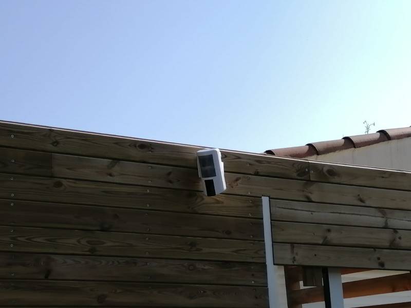 Mise en place d'un détecteur extérieur dans le Gard